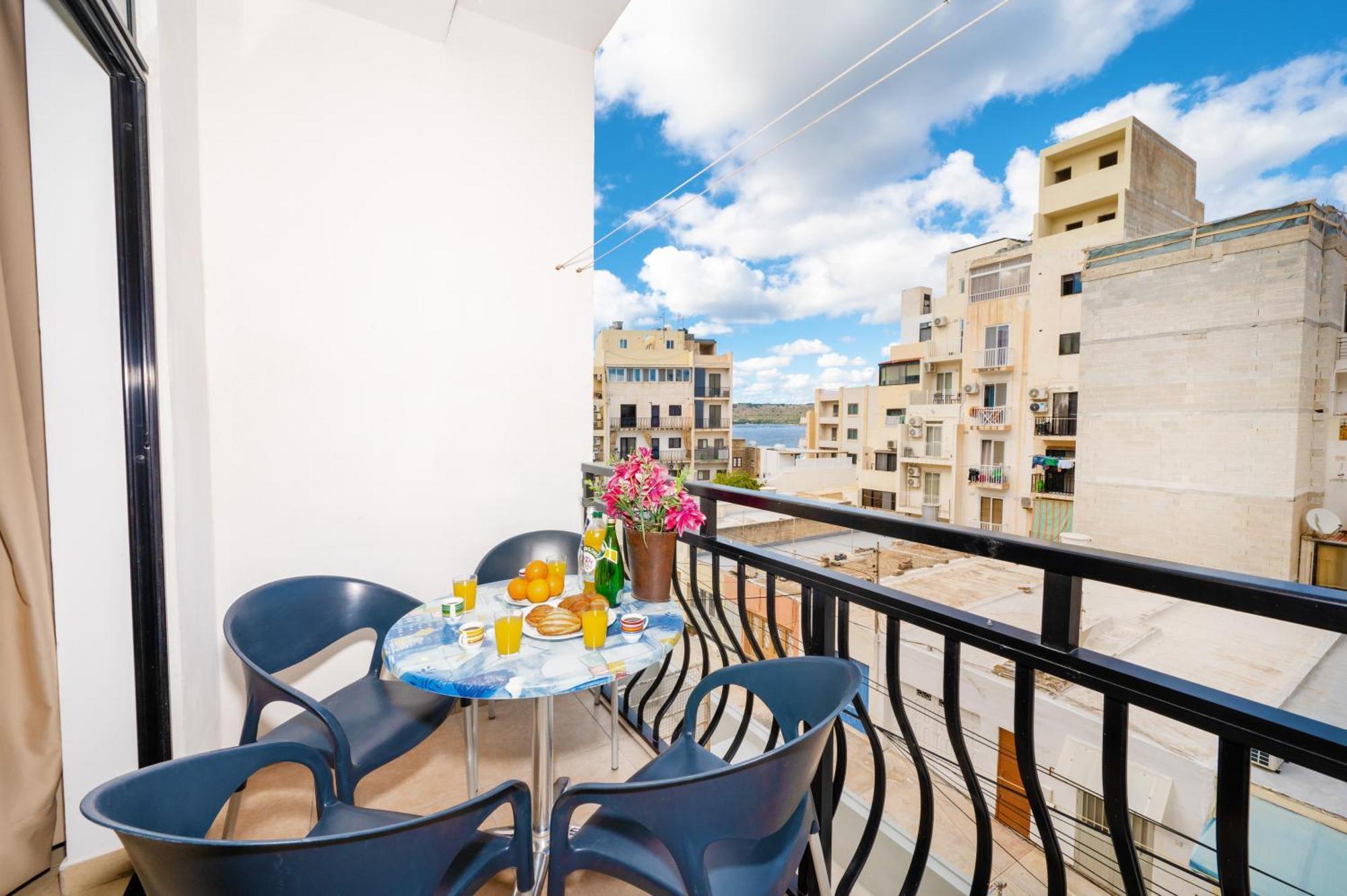 Seashells 2 Bedroom Apartments With Terrace, Just Off The Bugibba Promenade - By Getwaysmalta St. Paul's Bay Exterior foto