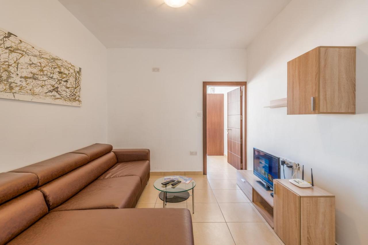 Seashells 2 Bedroom Apartments With Terrace, Just Off The Bugibba Promenade - By Getwaysmalta St. Paul's Bay Exterior foto