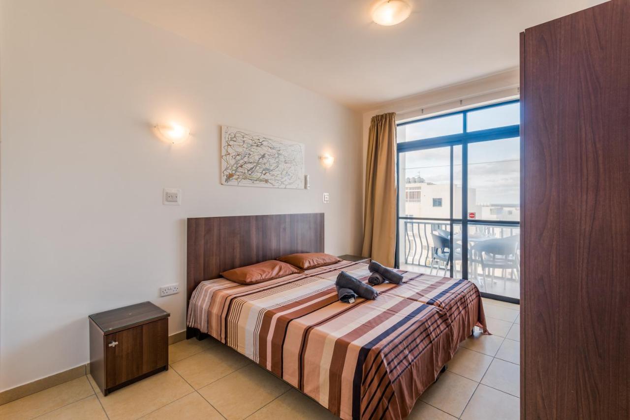 Seashells 2 Bedroom Apartments With Terrace, Just Off The Bugibba Promenade - By Getwaysmalta St. Paul's Bay Exterior foto