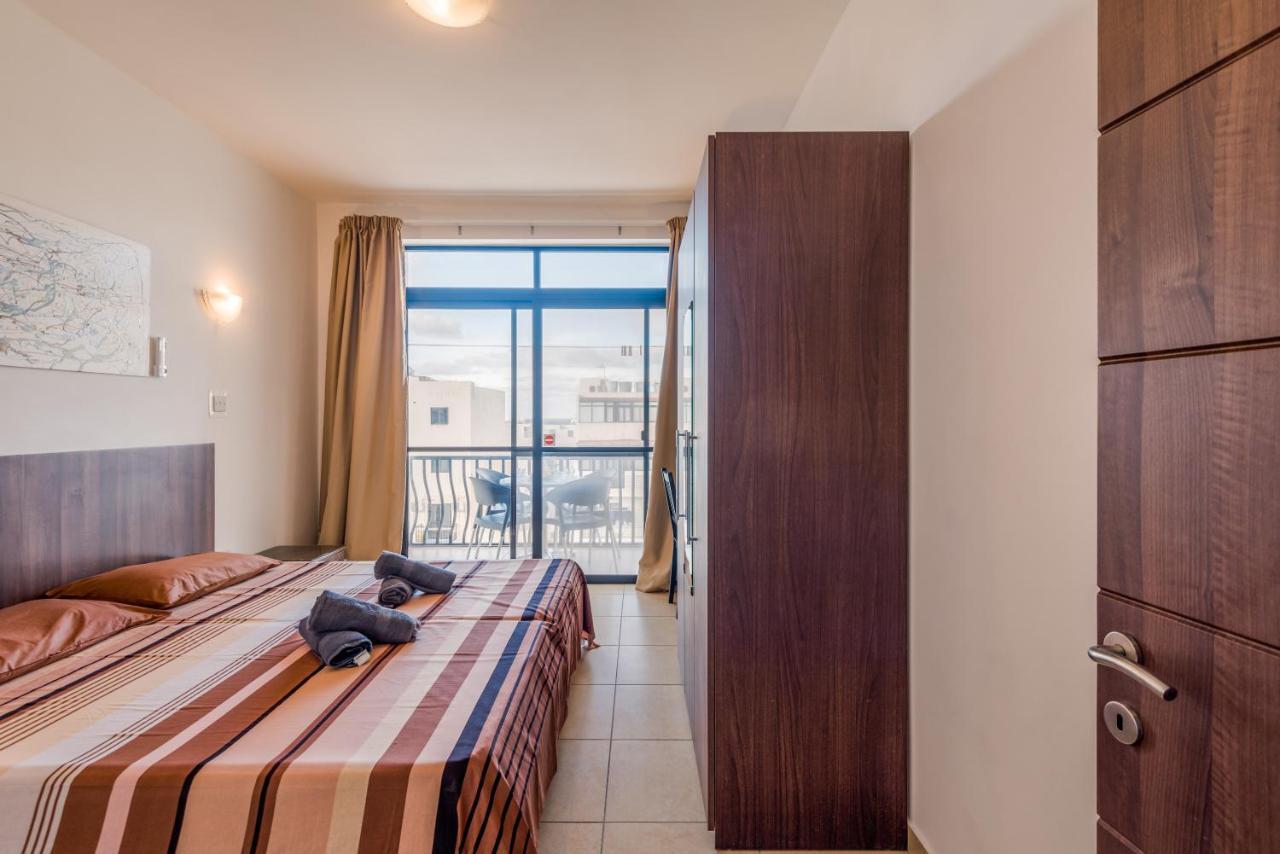 Seashells 2 Bedroom Apartments With Terrace, Just Off The Bugibba Promenade - By Getwaysmalta St. Paul's Bay Exterior foto